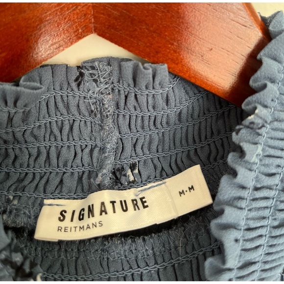 Reitmans Blue Floral Smocked Women's Top size medium - Picture 5 of 6